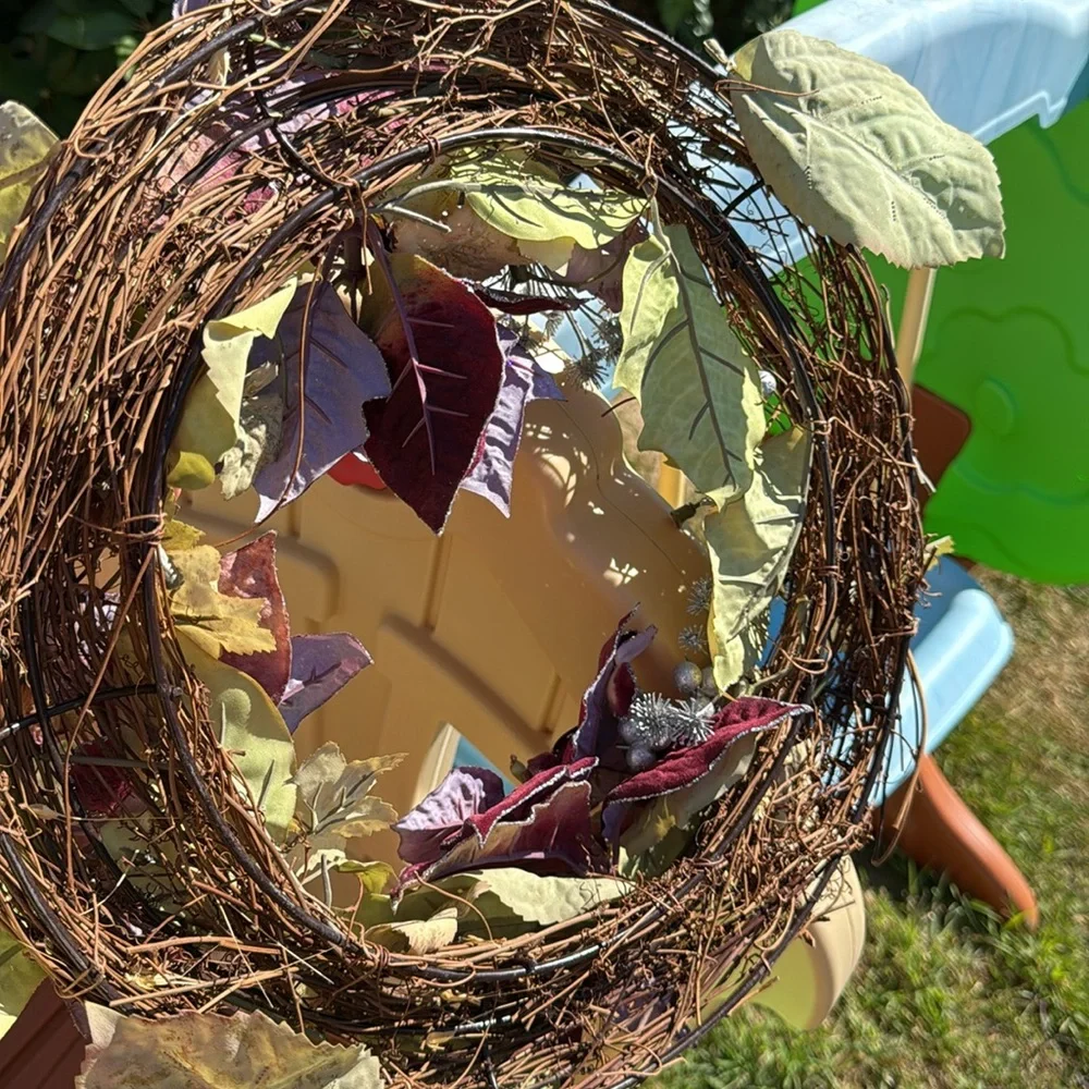 Festive GUC Burgundy and Gold Holiday Wreath Missing a couple flowers